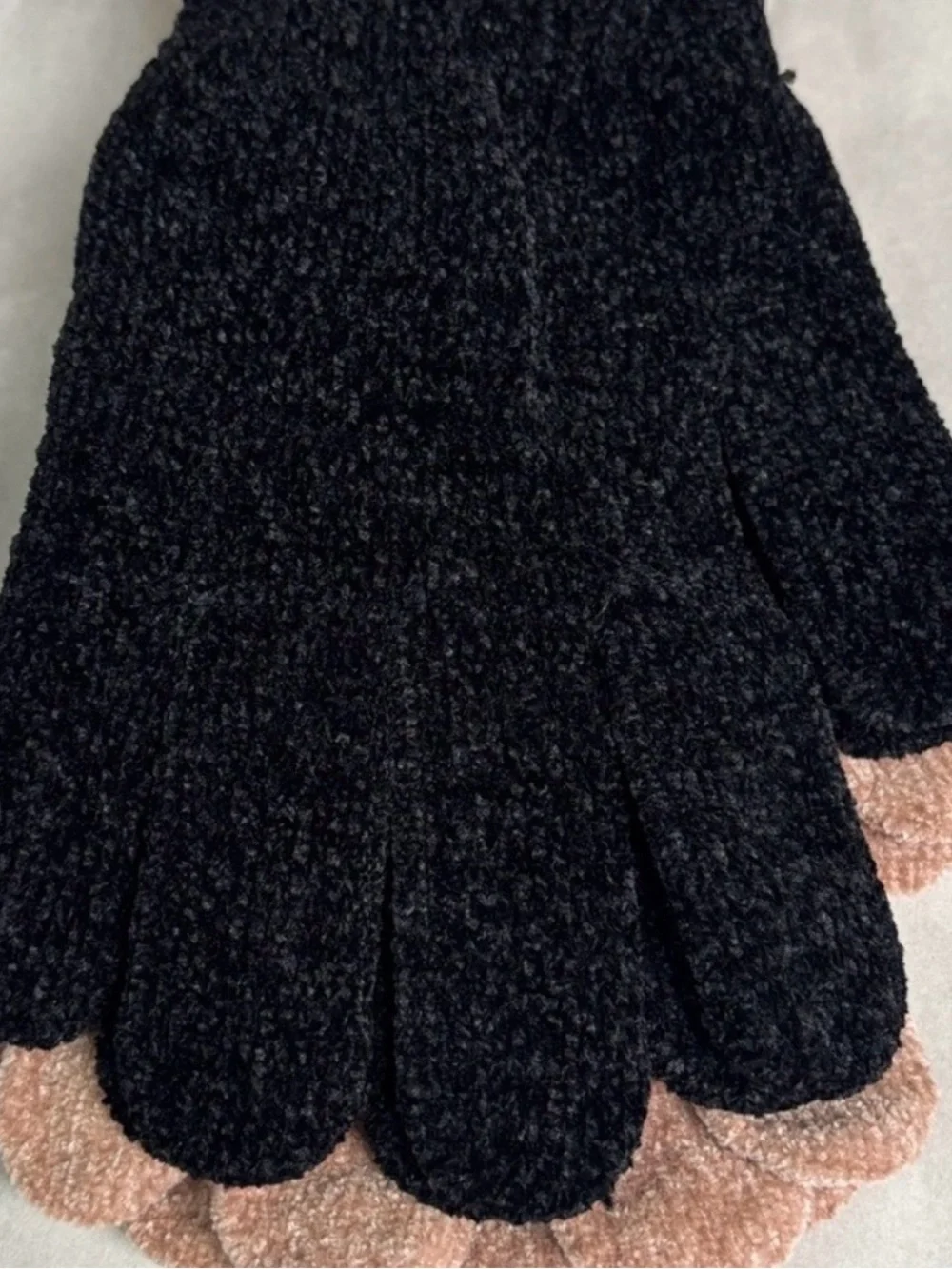 New Tahari Gloves 2 Pairs Set Women’s Pink & Black Knit Casual Winter Preppy